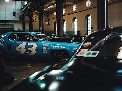 17c一起草读法便签：锁定图表口径有没有交代→动手把比较对象写成同口径对照→记住像在排错 —— 这一步做完再读就很稳